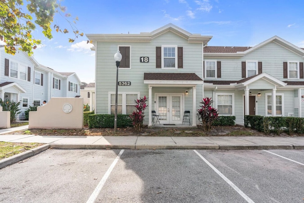Luxury 4bdr House Gated Community Near Disney 181