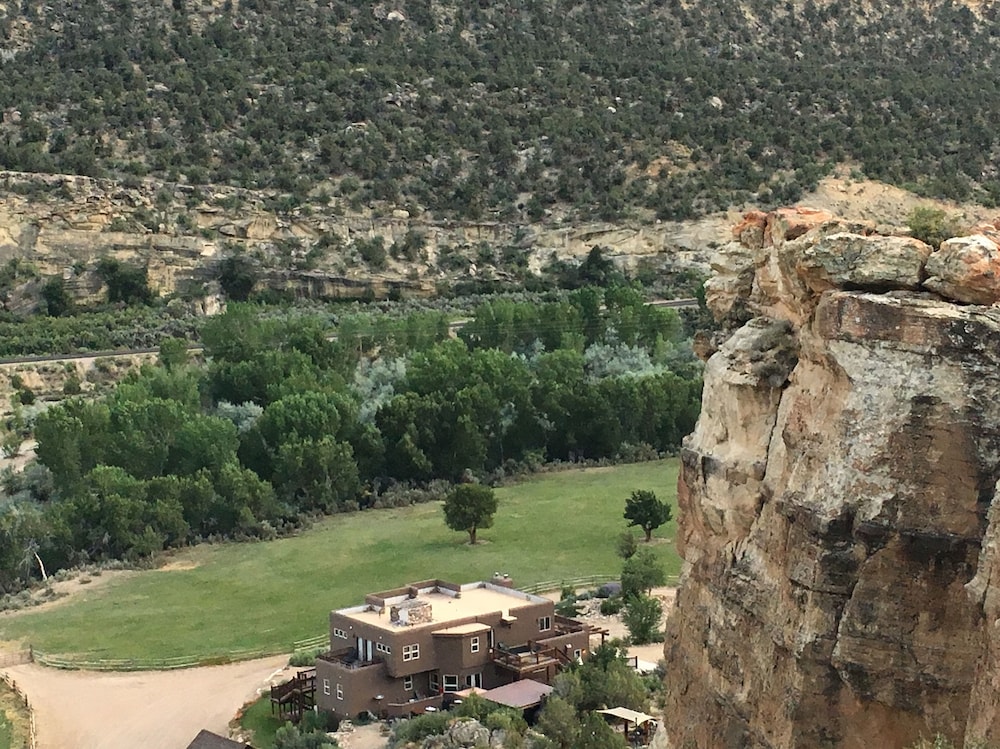 SLOT CANYONS INN