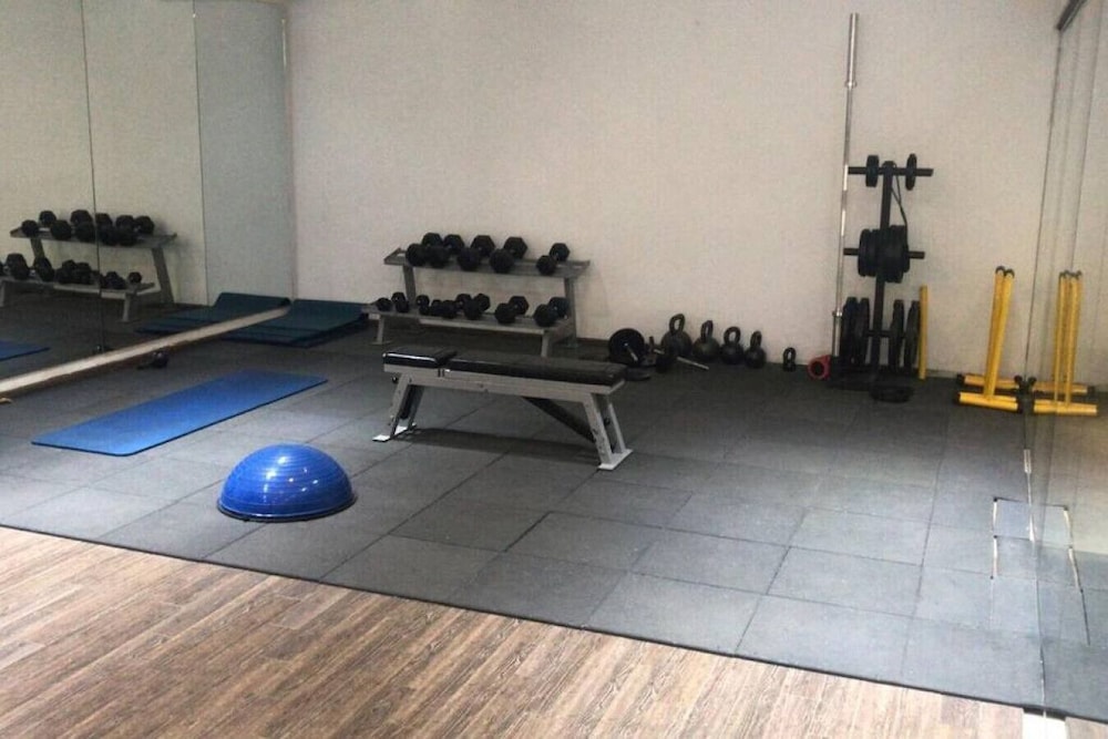 Comfy - 1BR Apt W Pool & Gym in Gemmayze