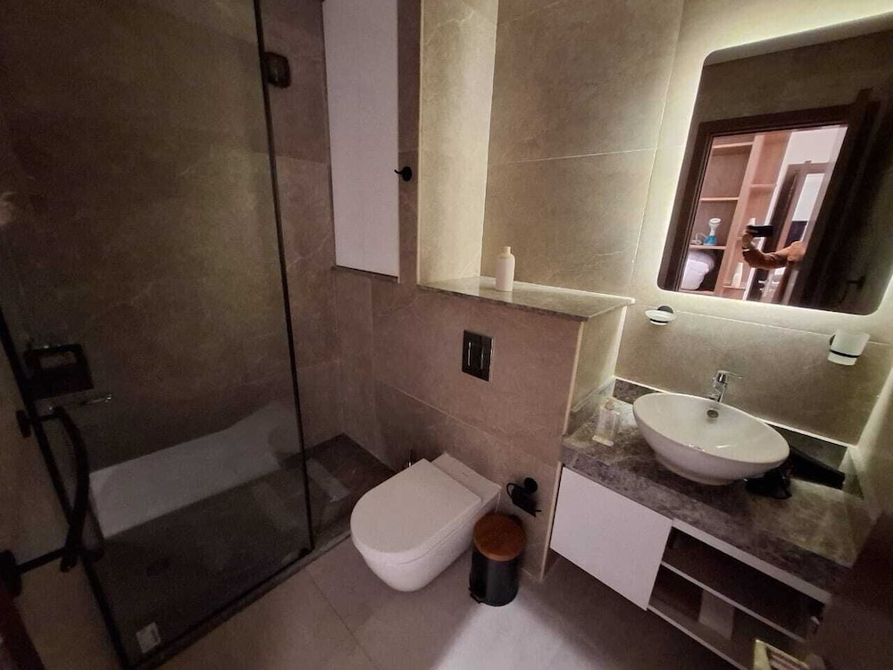 Mynt Stay zed west Residence 2 bedroom E1E213