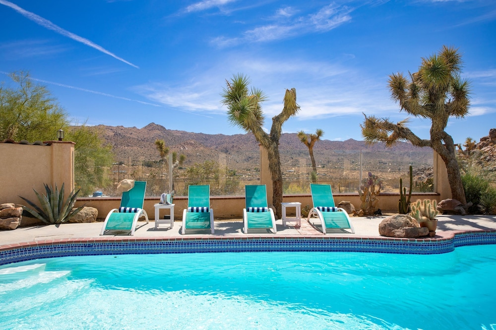 Desert Shadows by Avantstay Breathtaking Views Pool