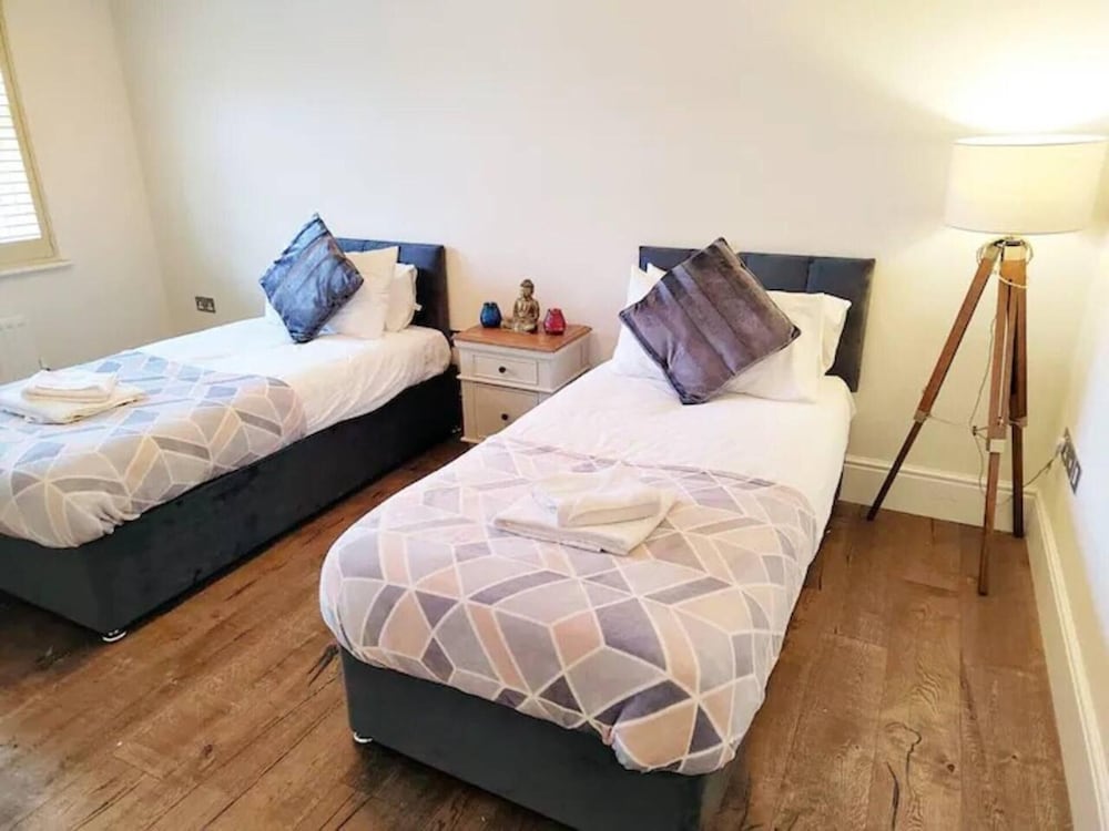 The Ayres House 2-bed Apartment in Cambridge view 3