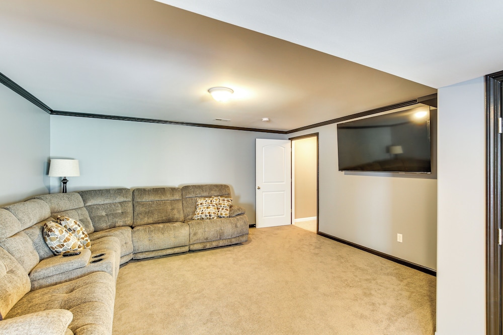 Sip, Soar & Explore: Spacious Union Home w/ Yard