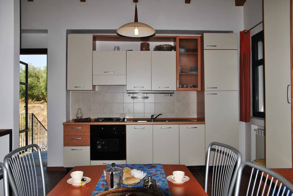 White Roses Flat in Semi-detached Villa view 5