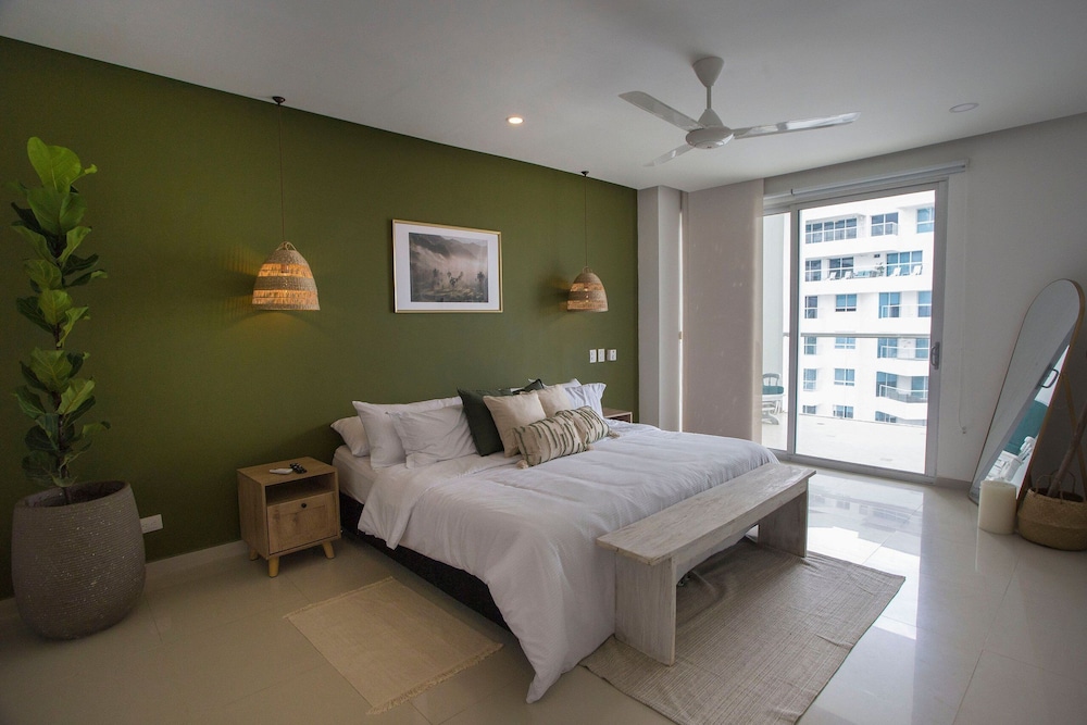 Condominio frente al mar  Morros Epic.