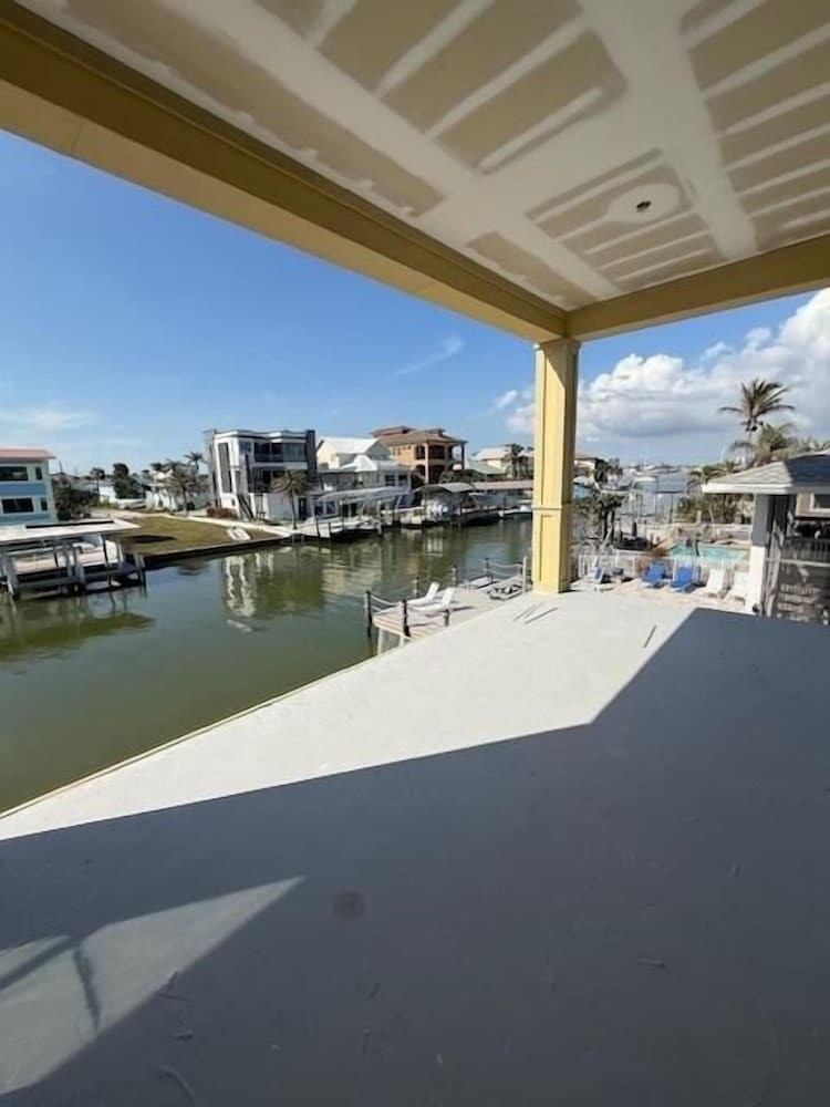 Brand New Luxury Build 265 Carolina Ave: Heated Pool, Hot Tub 6 Bedroom Home