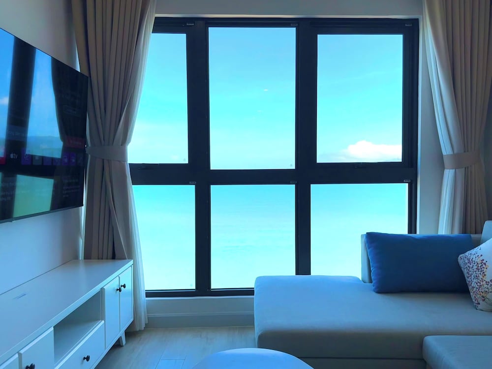 Gold Coast Balcony Serviced Apartment