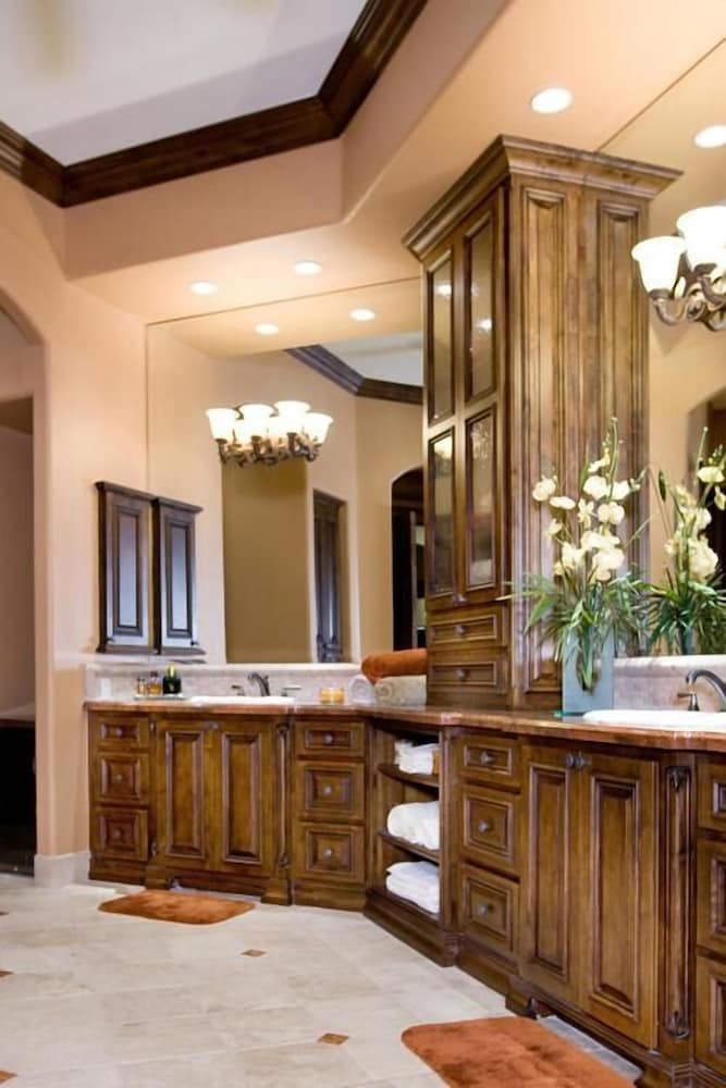 Bella Estate By Signature Vacation Rentals