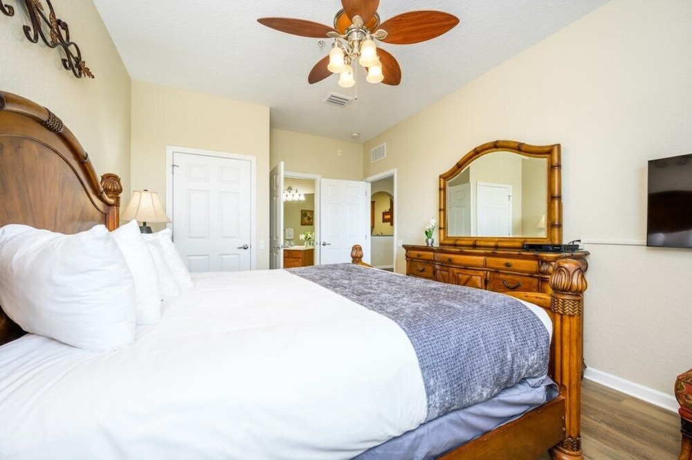 Beautiful Condo Vista Cay, Near Parks! - 3006