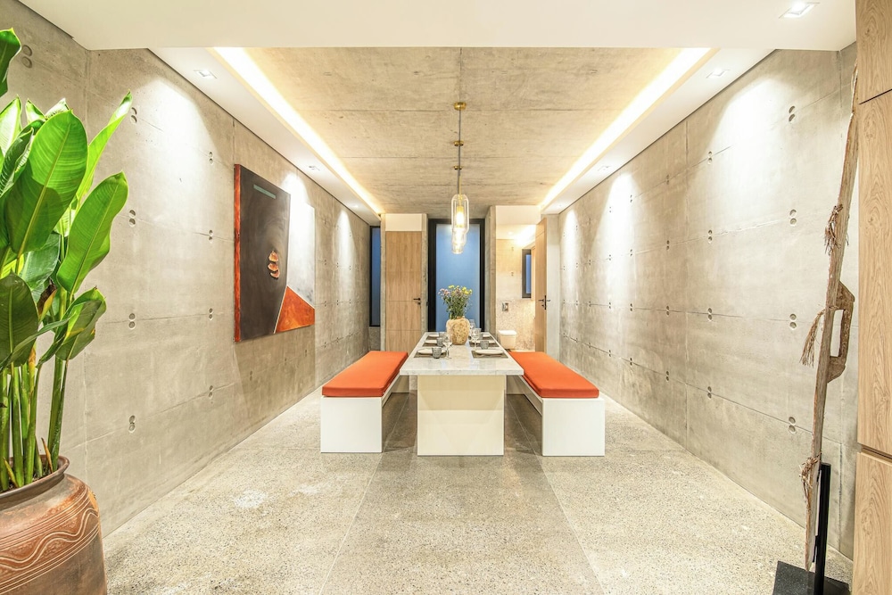 Modern 2BR Villa Enclosed Living Heart of Canggu