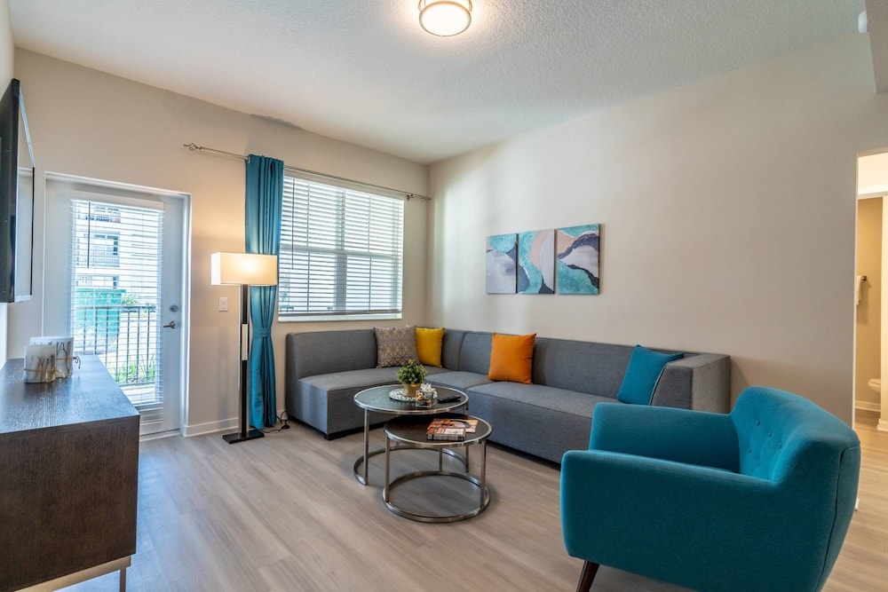 4013 201 Vista Cay