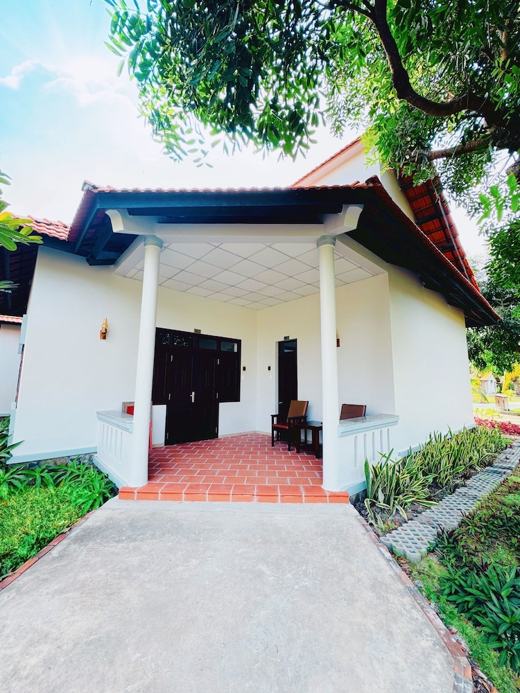 Dat Lanh Resort