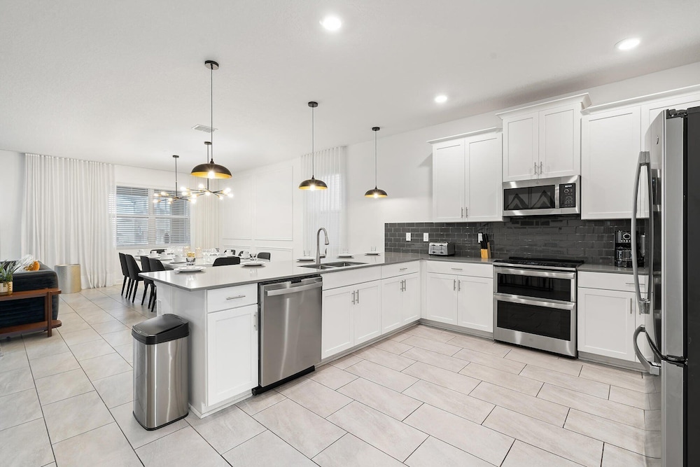 Championsgate 9 Bedroom Pool Home with Game Room 9 Home