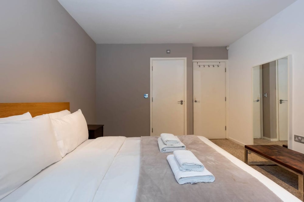Radiant 2 Bedroom Apartment in East London