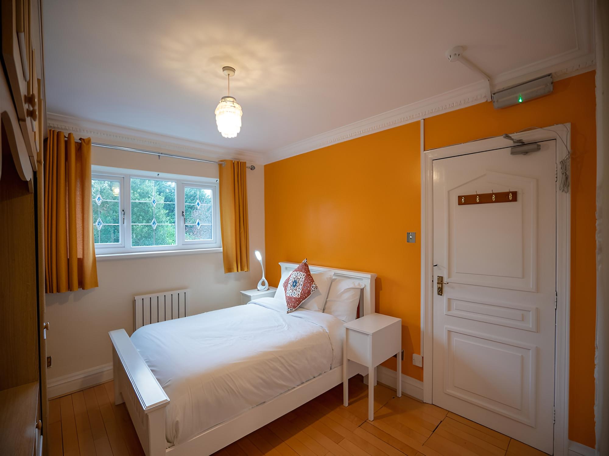 OakCroft GuestHouse Manchester Airport