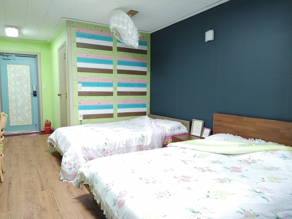 Salmon Village Pension