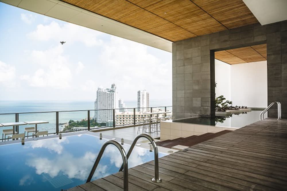NorthPoint Pattaya Luxury Apartments by GrandisVillas