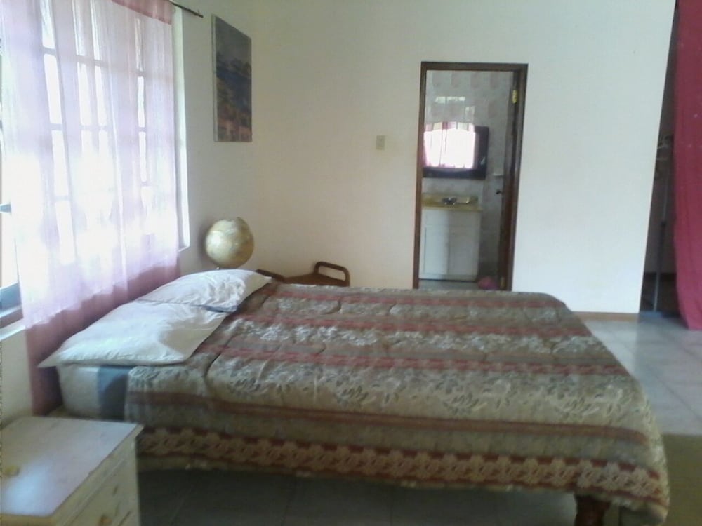 Dolphin Bay Yoga Guest House - Property Image 6