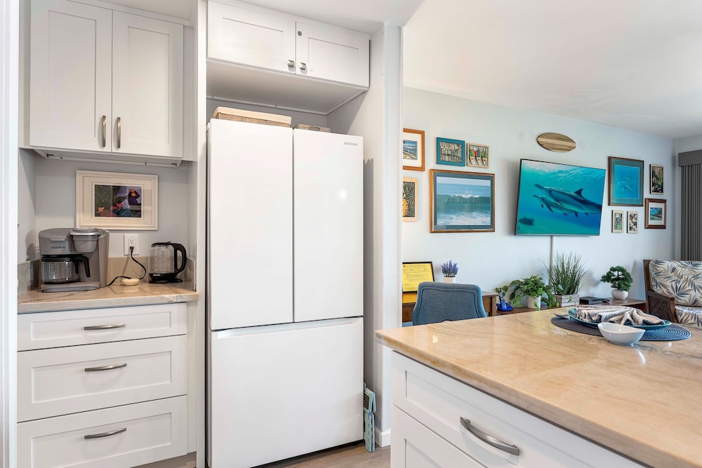 Ocean Front! - Second Floor With AC & Lanai! - Vrkcv
