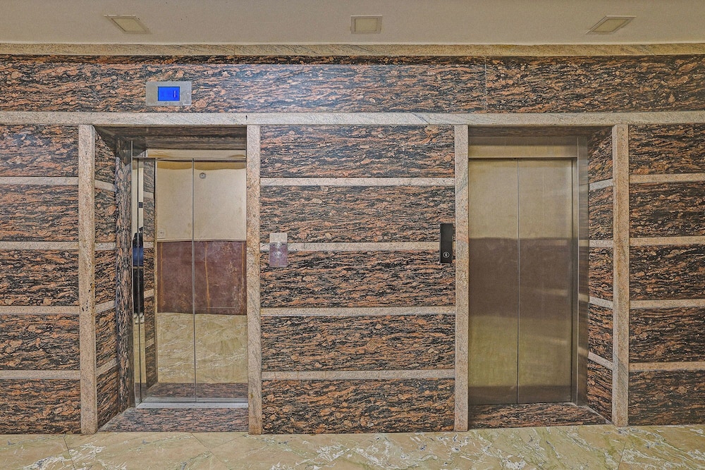 Fabhotel Redisston