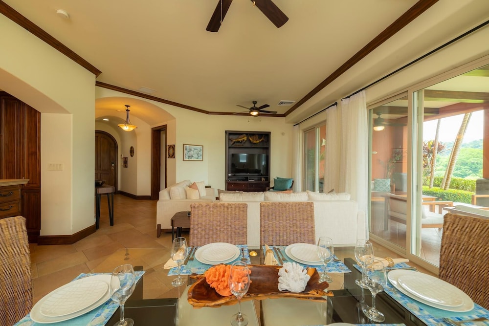 Montebello 2E 3bdrm 3bath Ocean View
