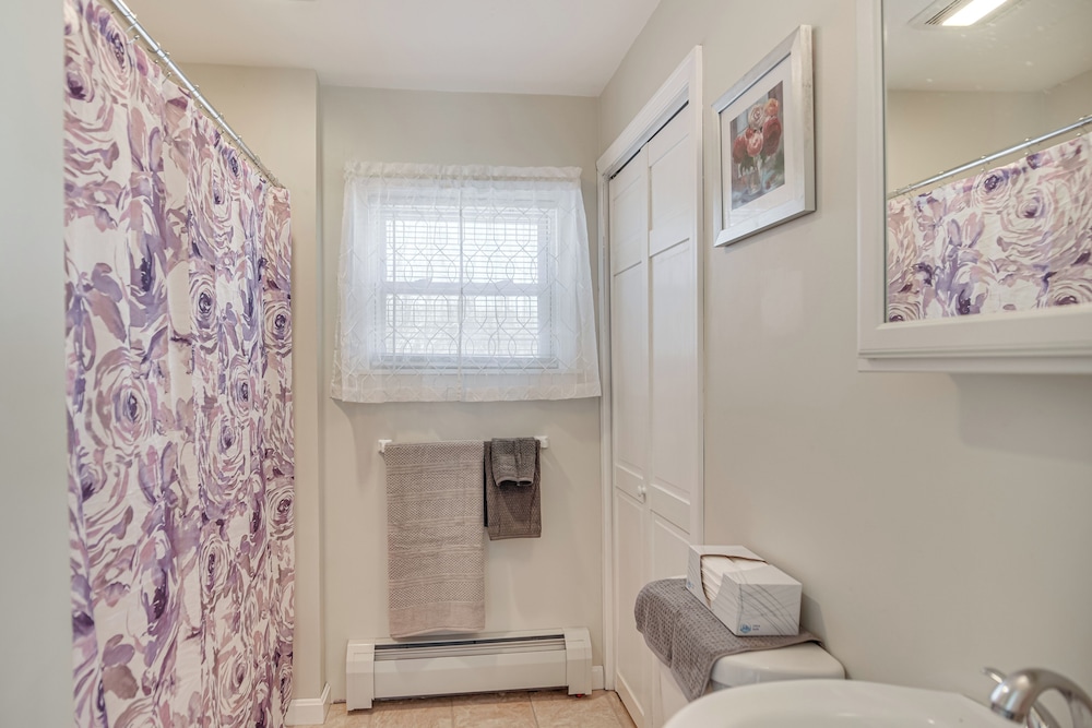 9 Mi to Beach: Home w/ Private Yard in Westport