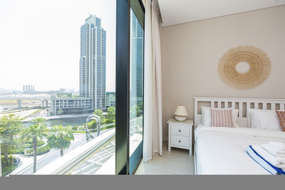 Luxury at JBR Jumeirah Gate Tower 1