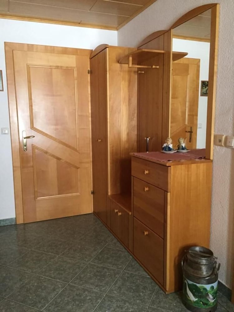 Charming Apartment in Goldegg, Austria - Mountain Views & Private Entrance