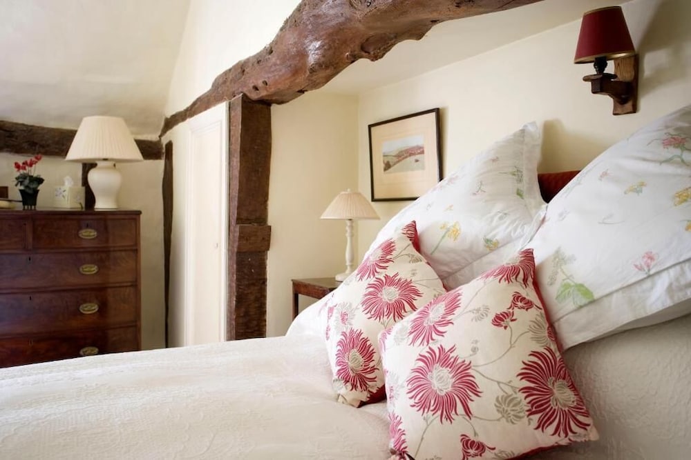 The Old Manor House view 4