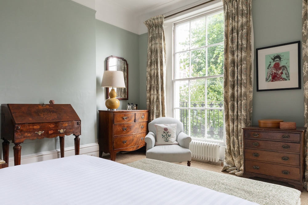 Rochester Road II by Onefinestay