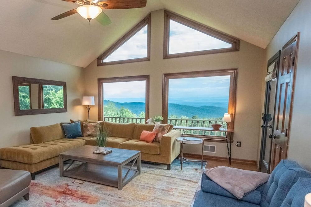 Private Cabin Blue Ridge Views Fireplace