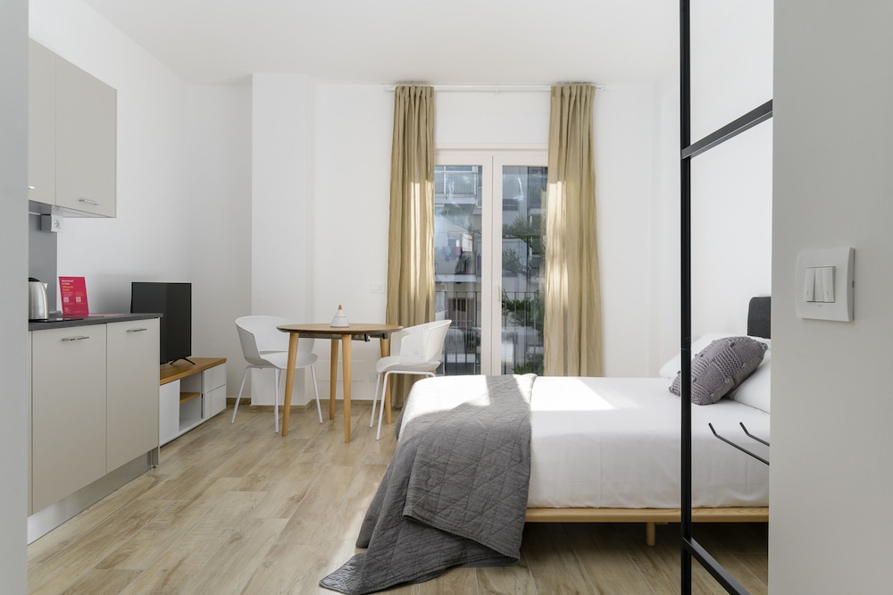 Palazzo Murat - Studio Apartment With Balcony by Wonderful Italy