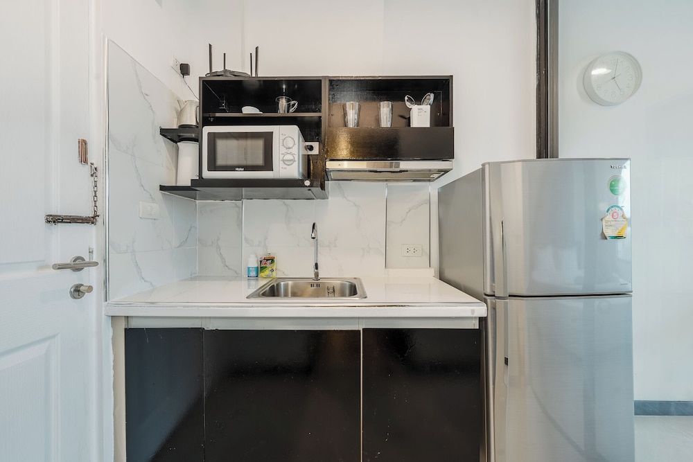 1BR Condo Pool Gym Near Beach C237