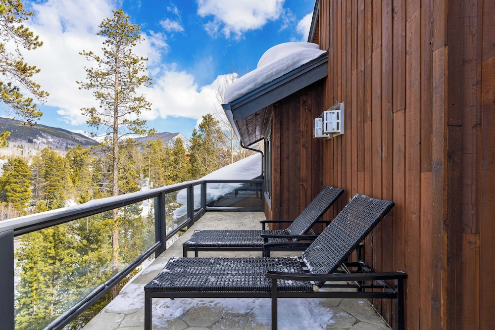 Luxury Mountain Estate w/ Indoor Pool, Gym & Hot Tub Near Keystone | Sleeps 19