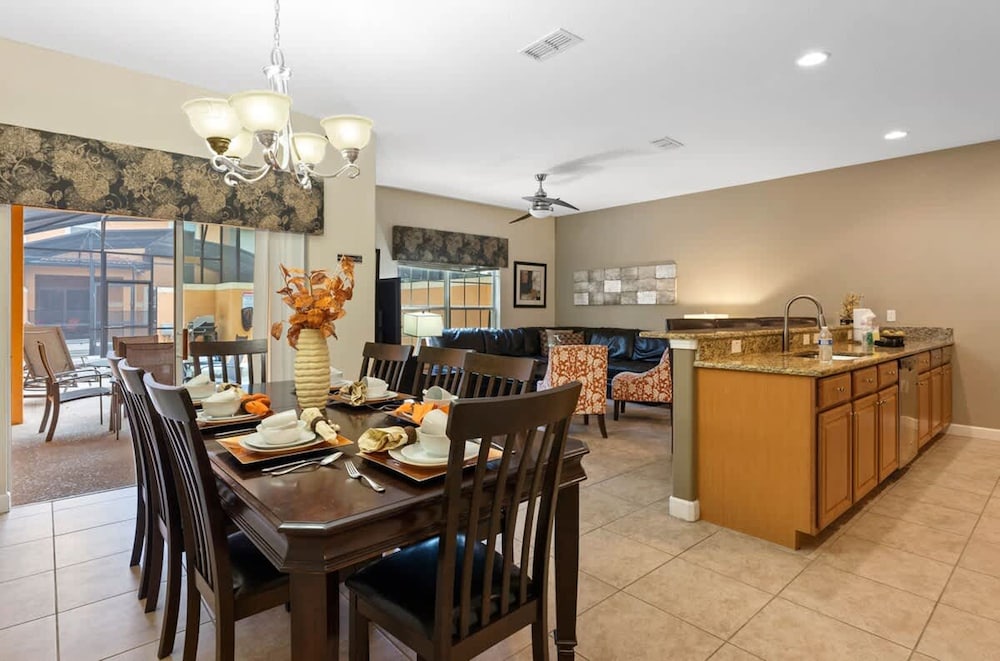 Lovely House for 10 People at Paradise
