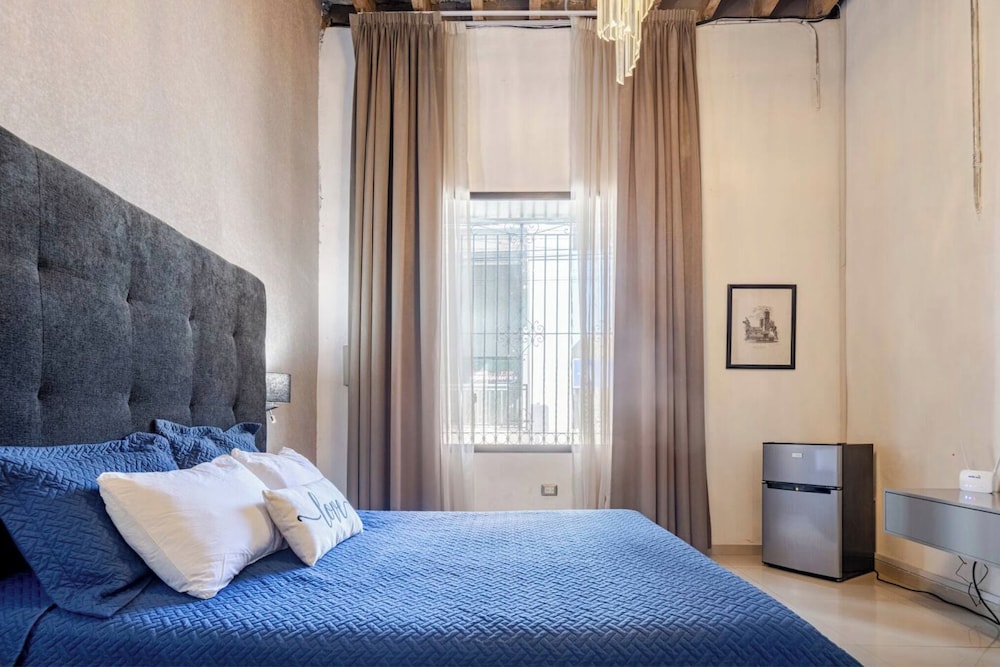 Adhoc Boutique Barrio Antiguo
