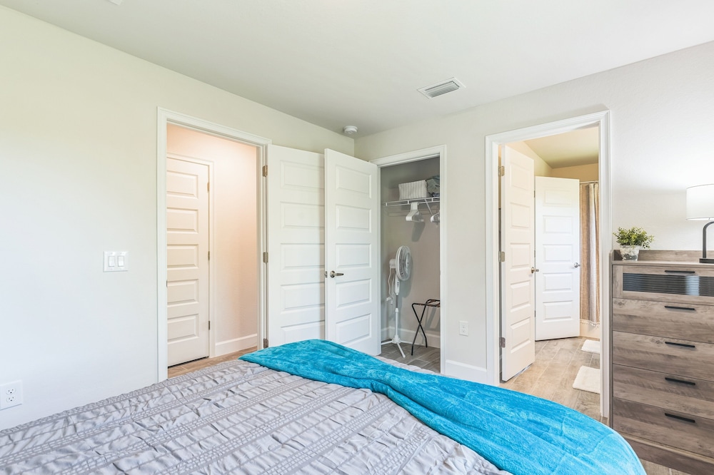New Poolside Home in South Gulf Cove! Beaches Boca Grande, Manasota, Siesta Key & Venice