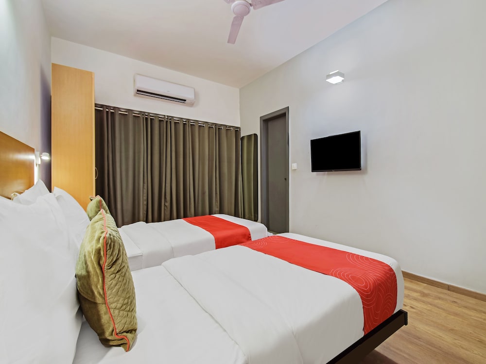 OYO Townhouse 030 Ashram Road Ahmedabad
