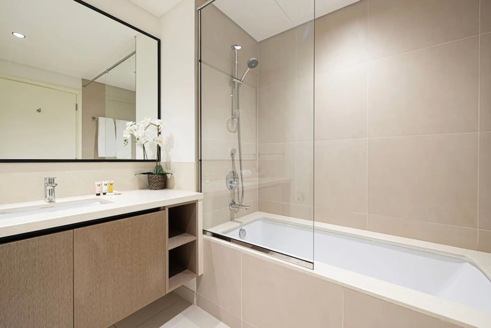Burj Crown Lux Apartment by Dubai Mall
