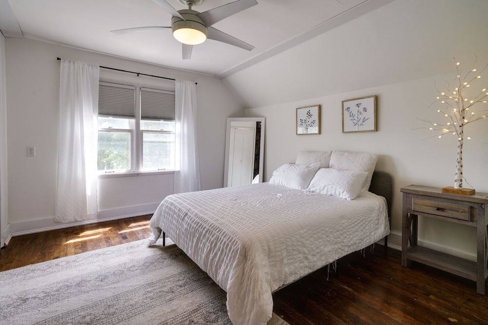 Pet-friendly Saint Paul Home Near Allianz Field!