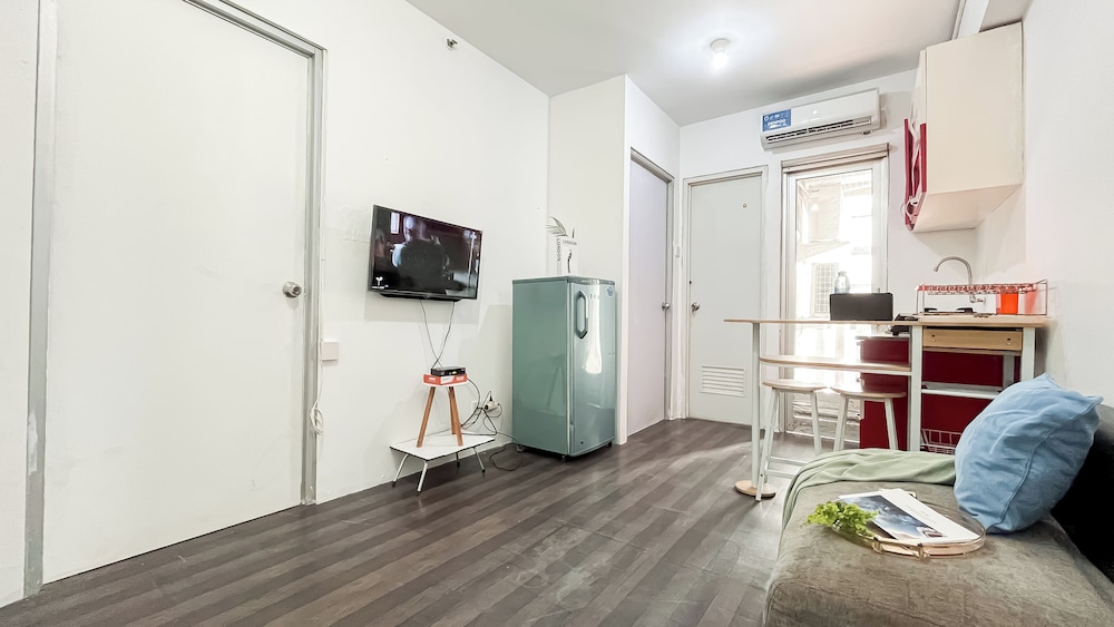 Warm And Homey 2Br Apartment At Green Bay Pluit