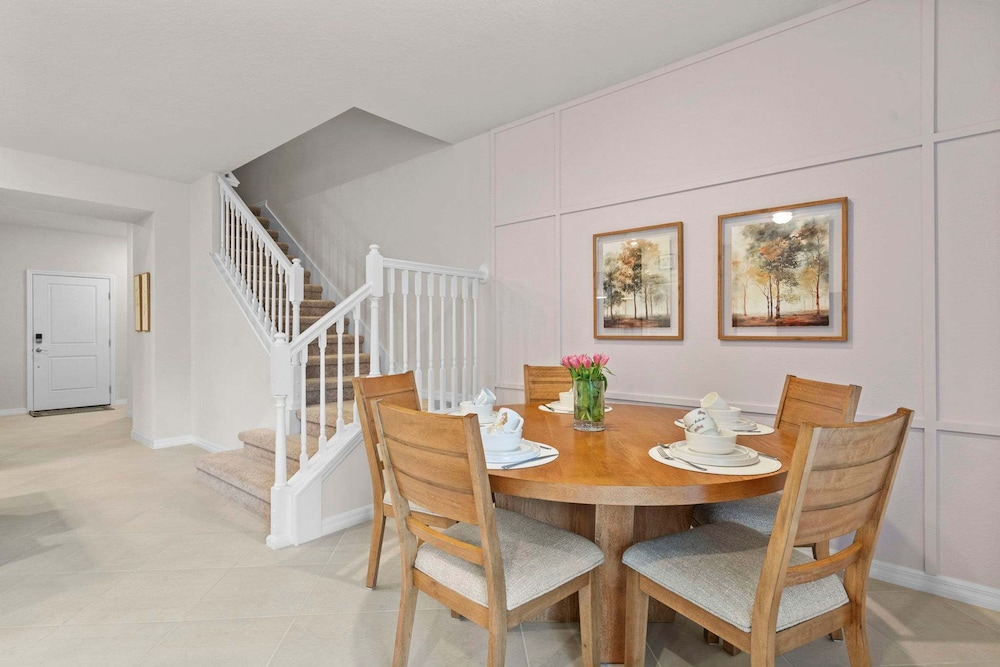 Beautiful 5BR Home Private Pool and Themed Rooms