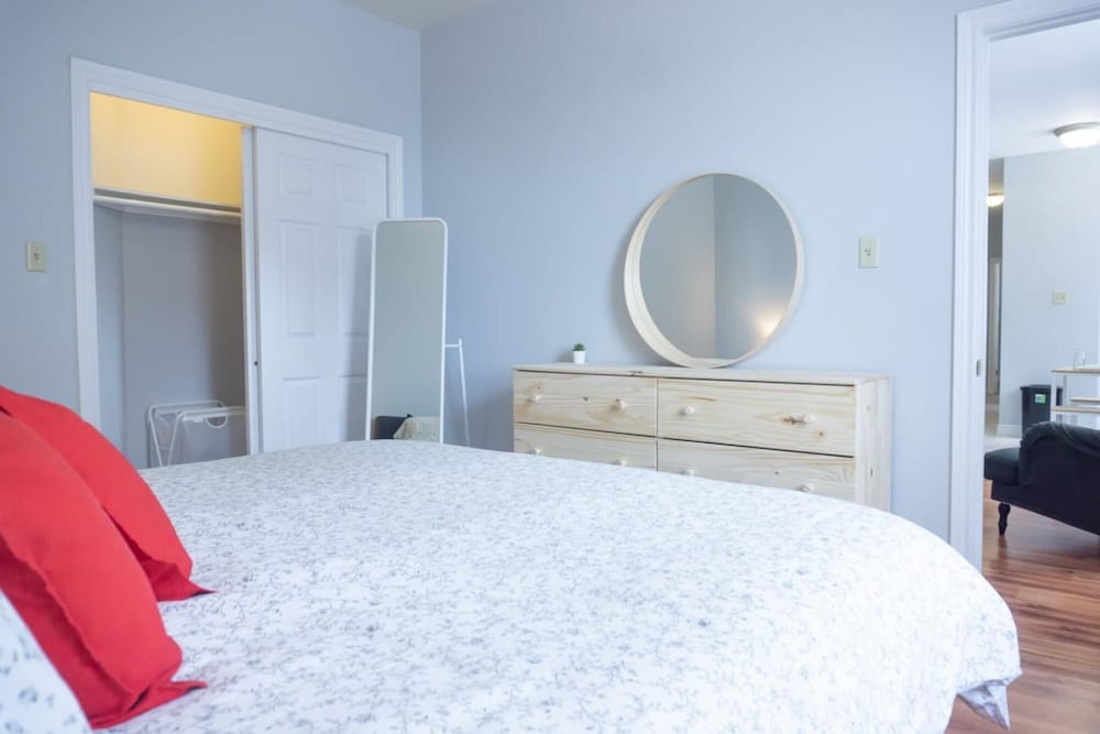 Saint John Vacations - 2BR Condo in Heart of Uptown Coffee Wifi - Property Image 2
