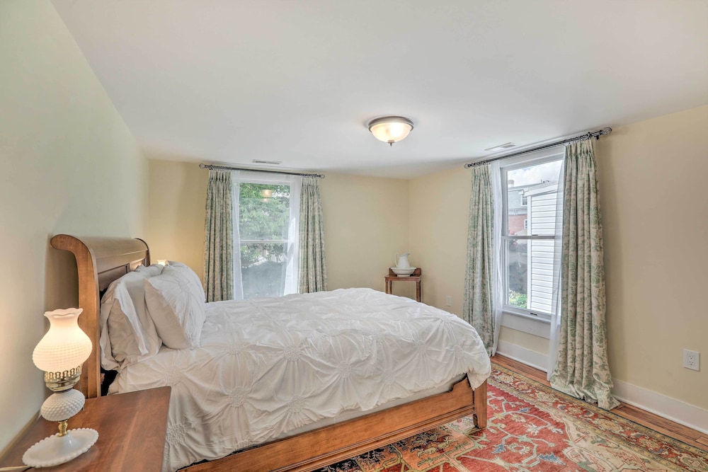 Charming Lambertville Retreat - 1 Mi to River! view 2