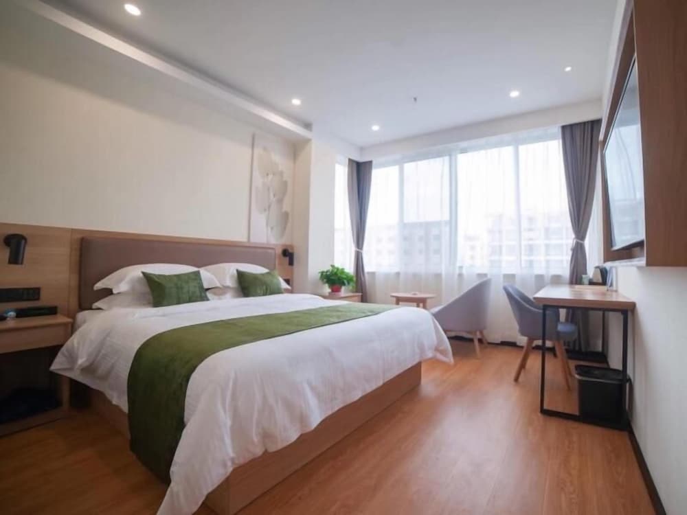 GreenTree Inn Suzhou Zhangjiagang Daxin Town Pingbei Road Express Hotel