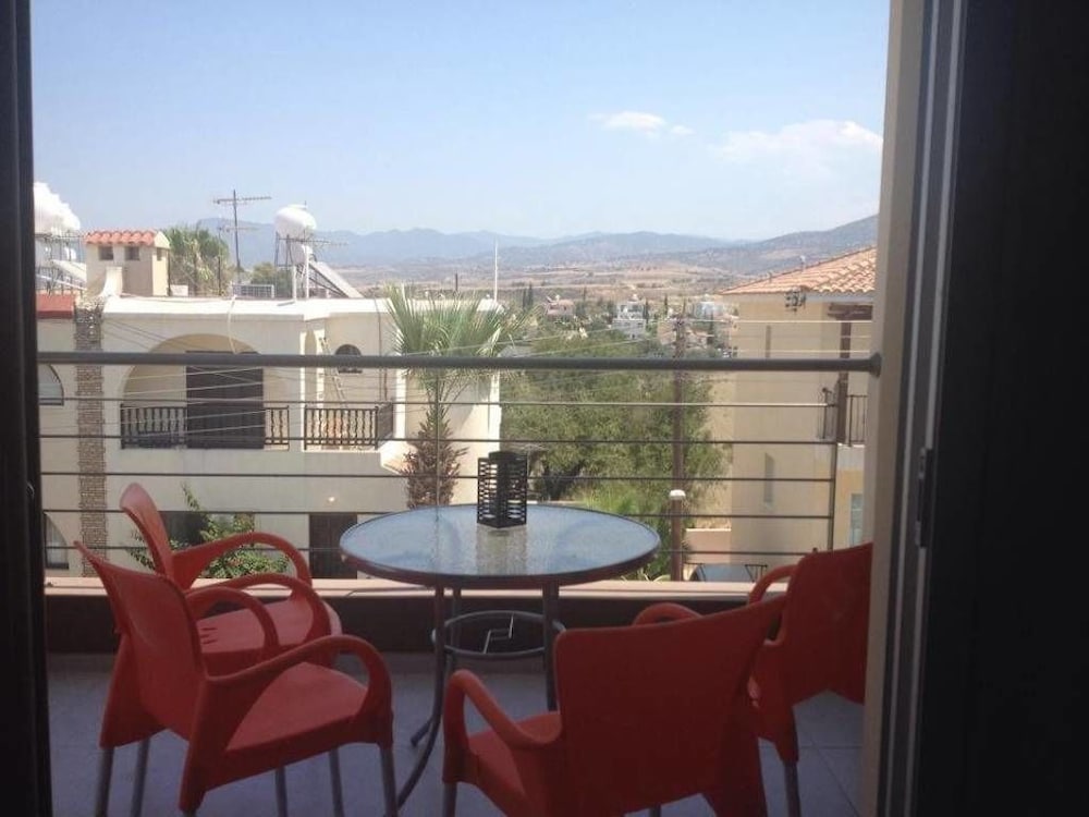 Niro Apartments