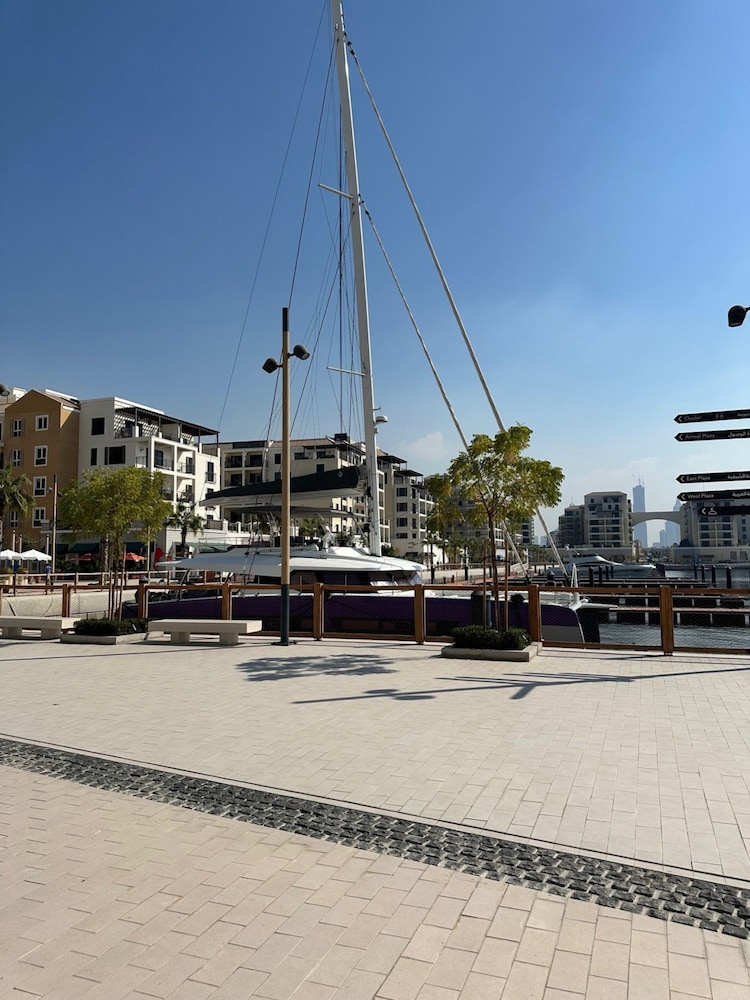 Luxury Lifestyle at La Sir ne Port de la Mer Jumeirah 1 1 Bed Sleeps 4