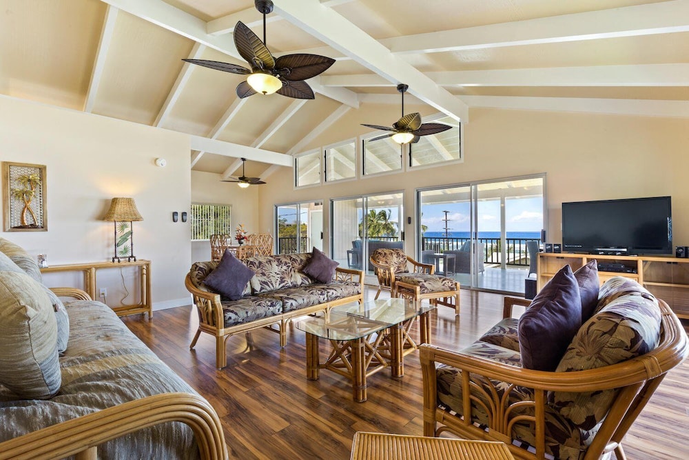 Penthouse - Spectacular Ocean Views - Across From Snorkeling Beach- Vrkcv