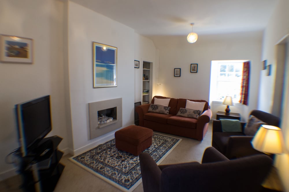 Silver Lining - Cottage by the sea view 2