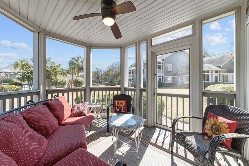 Windsor Court 11c 2 Bedroom Condo